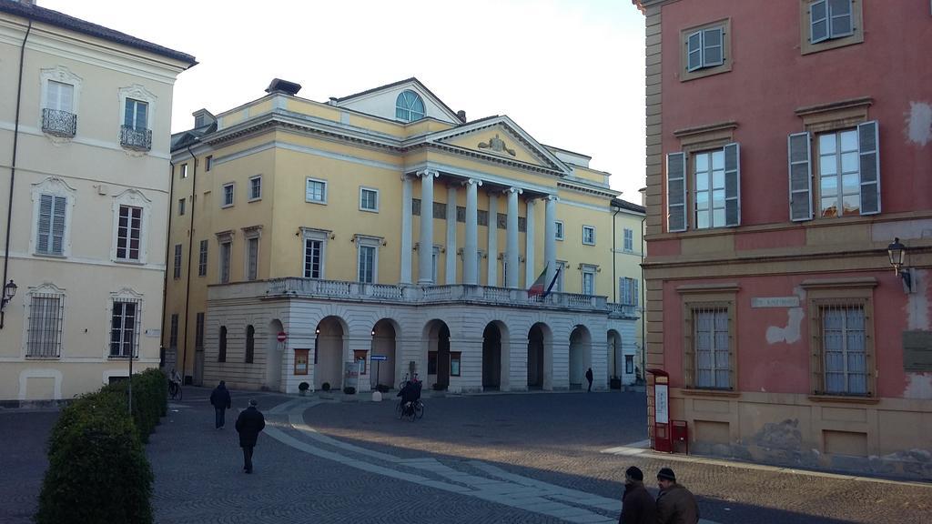 Residenza Teatro П'яченца Екстер'єр фото